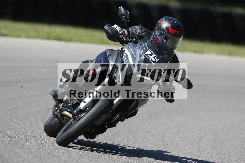 /Archiv-2025/48 25.08.2025 Cornu Master School ADR/gruen-vert/25